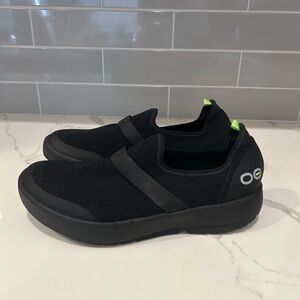 Oofos OOmg eeZee Low Women’s 9.5 Slip On Sneakers Shoes Triple Black Recovery